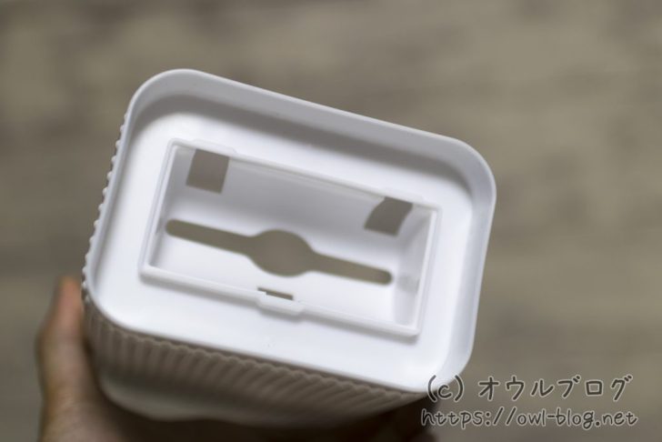 ゴミ箱の底フタを外した状態