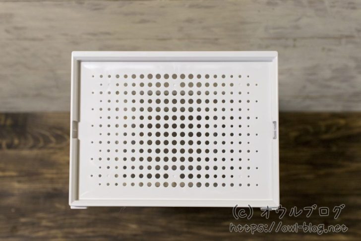 裏蓋はしっかりした通気口付き