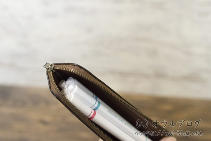 ペンを5本入れてみました。まだまだ余裕です