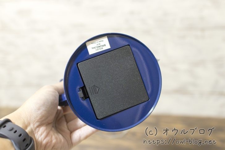 裏面の電池の蓋